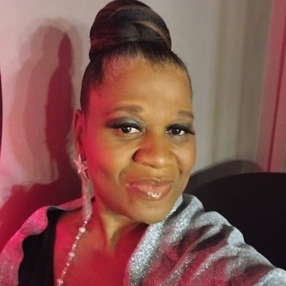 Meet your Posher, Yolanda